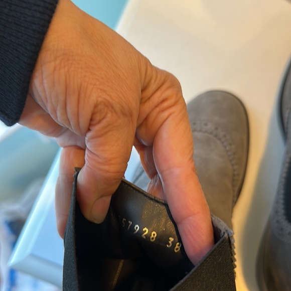 Balenciaga Suede Chelsea  Boots Size 8 - Picture 11 of 11